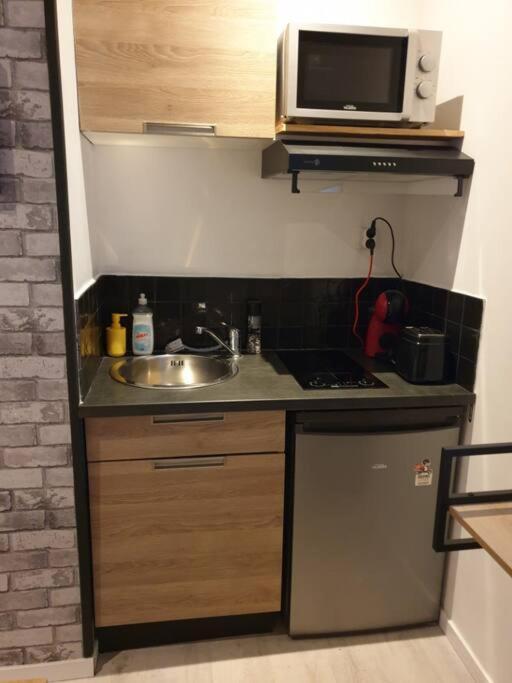 Le Petit Atelier - Proche Gare - Wifi Apartment